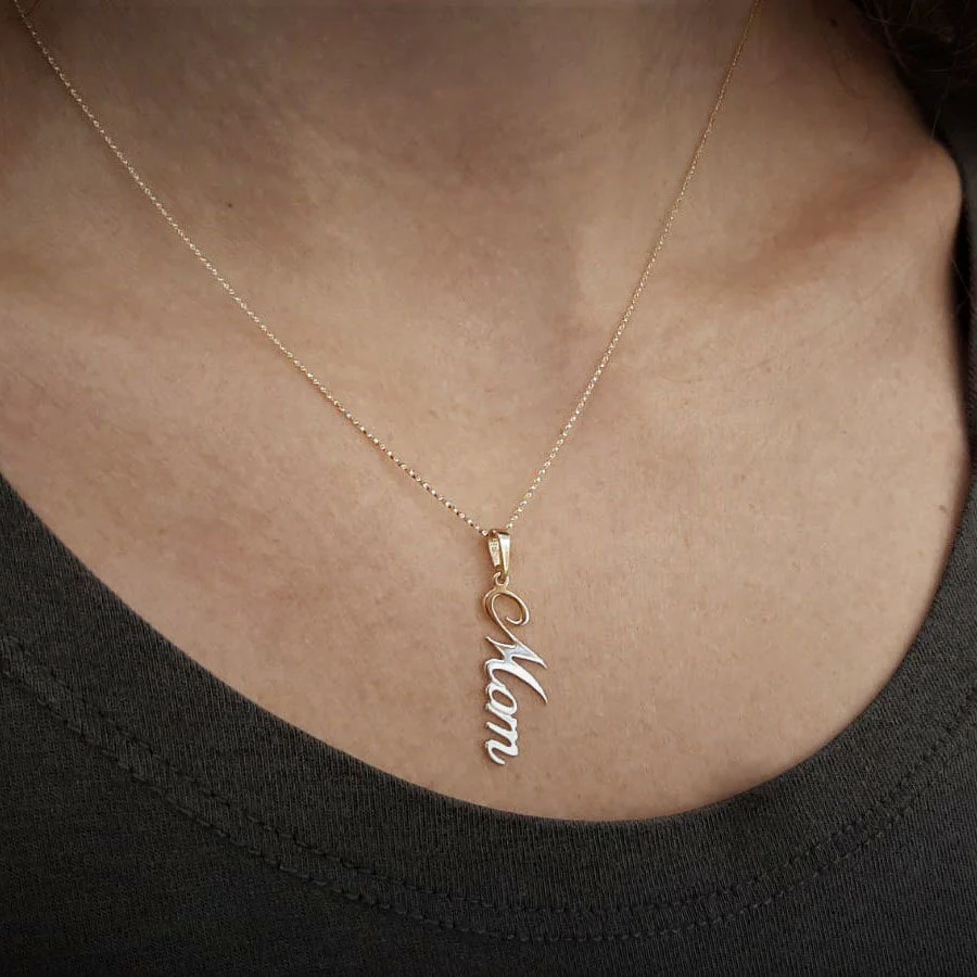 שרשרת mom בעיצוב אישי מזהב צהוב 14 קראט - נטוי - Image 2
